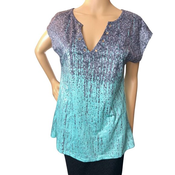 (5 for $25) Short Sleeve Paisley Ombre Fitted Top Size Medium NWT - Picture 1 of 6